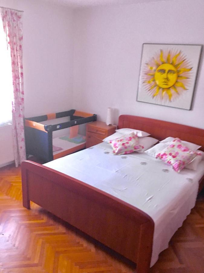 Haus Grace Apartment คาชเตลา ภายนอก รูปภาพ